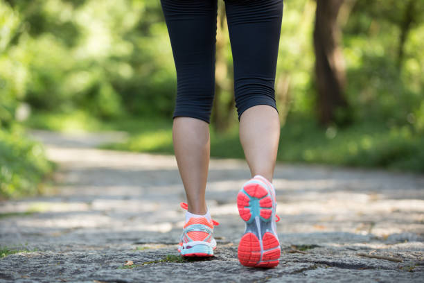Nghiên cứu chứng minh đi bộ nhẹ nhàng sau bữa ăn mang lại nhiều lợi ích đối với sức khỏe. (Ảnh minh họa: kho ảnh Pixabay)